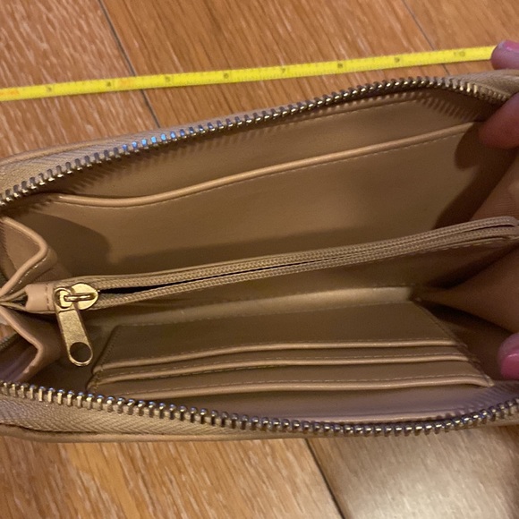 Universal Zip Wallet with Wrist Strap Metallic Gold - Picture 4 of 6